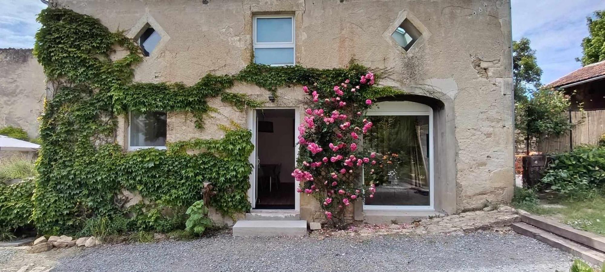 Maison Irondas Saint-Pierre-d'Aurillac Exterior foto